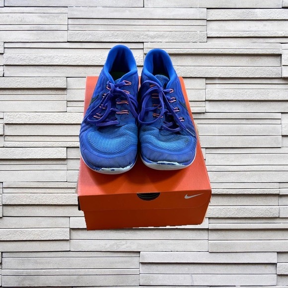 WOMEN’S Bright Blue Nike Shoes Sz. 12 - Picture 3 of 7